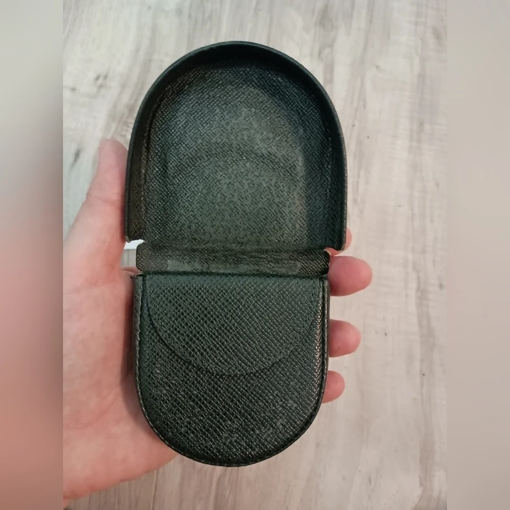 Louis Vuitton Taiga Portomone Cuvette Coin Case Purse Leather Green